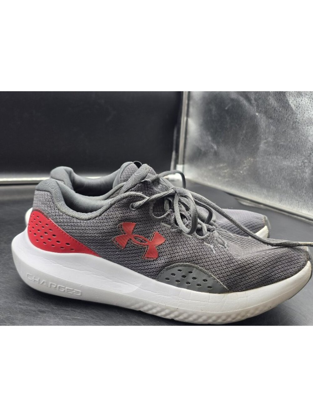 Under Armour Charged Shoes Mens 9.5 Gray Surge 4 Mesh Sneakers 3027000-107